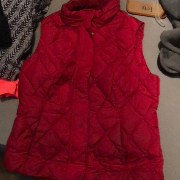 Red old navy vest - Picture 1 of 1